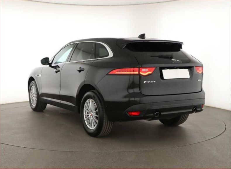 Jaguar F-Pace - hlavní fotka