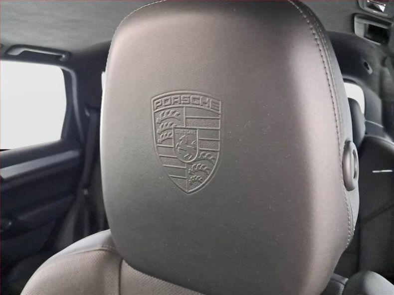 Porsche Cayenne - hlavní fotka