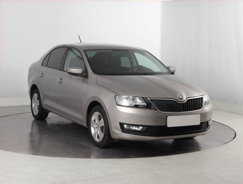 Škoda Rapid - hlavní fotka