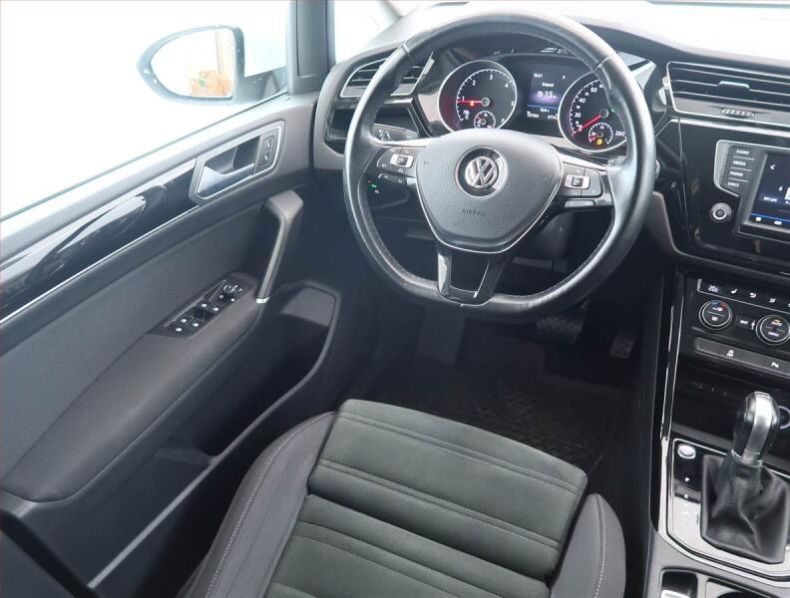 Volkswagen Touran - hlavní fotka