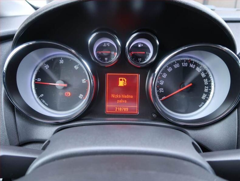 Opel Astra - hlavní fotka