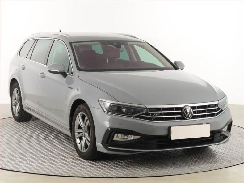 Volkswagen Passat - hlavní foto