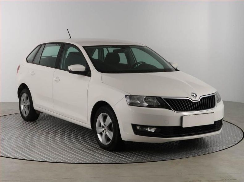 Škoda Rapid - hlavní foto