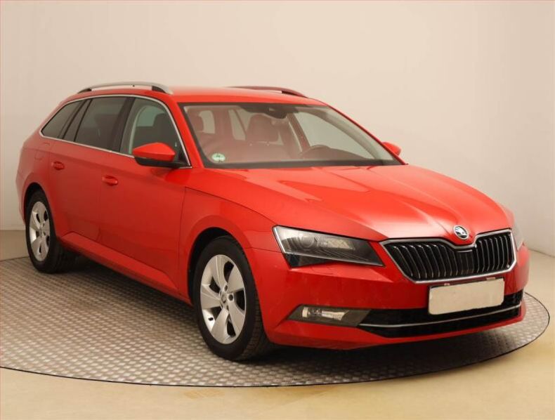 Škoda Superb - hlavní foto