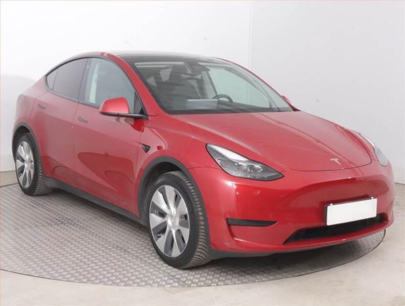 Tesla Model Y - hlavní foto