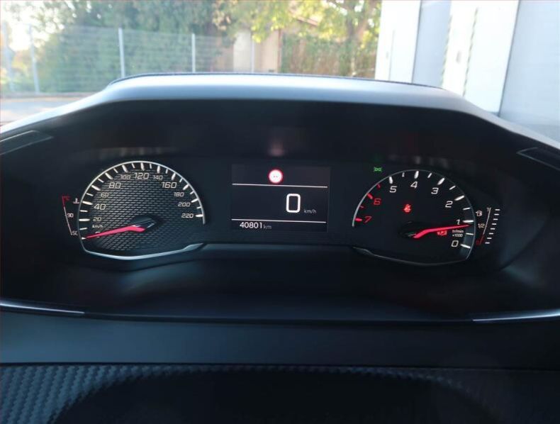 Peugeot 2008 - hlavní fotka