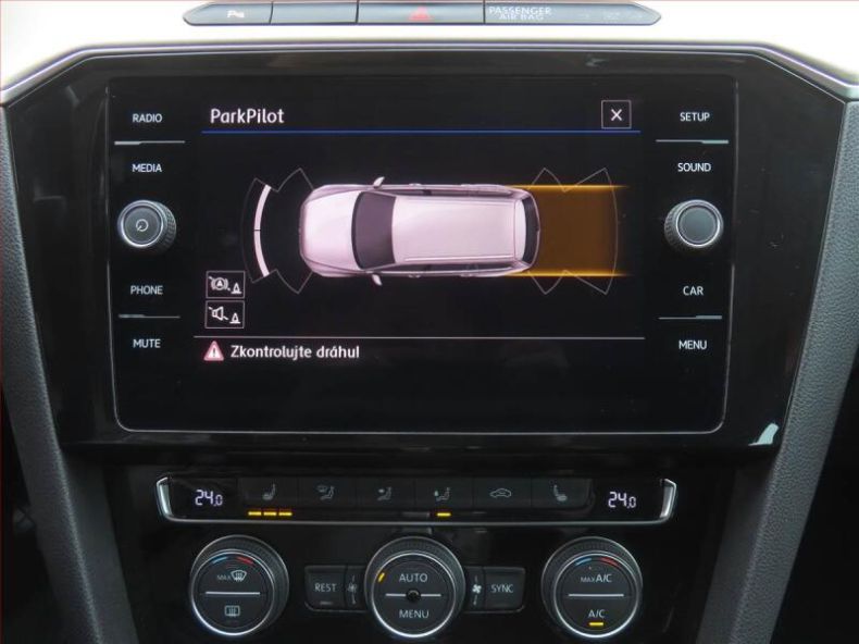 Volkswagen Passat - hlavní fotka