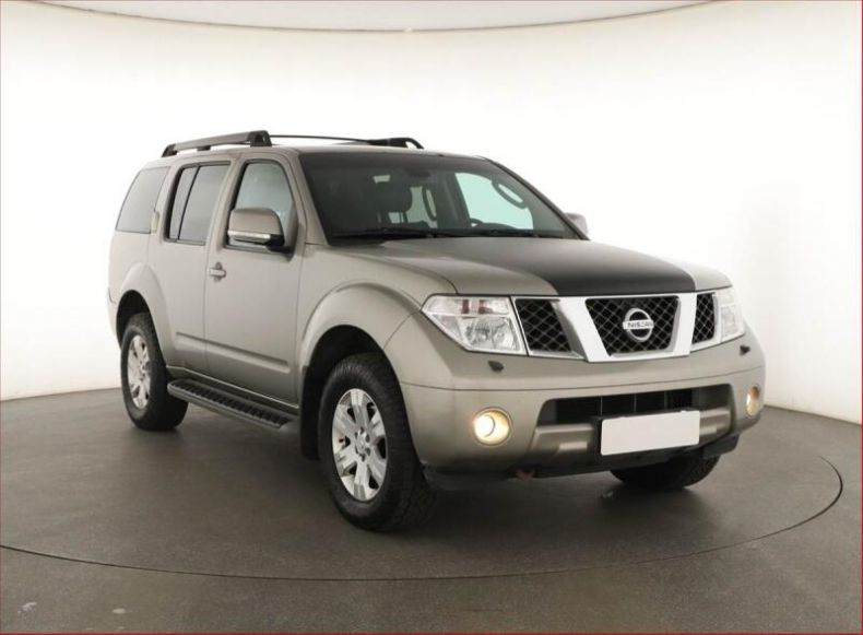 Nissan Pathfinder - hlavní foto
