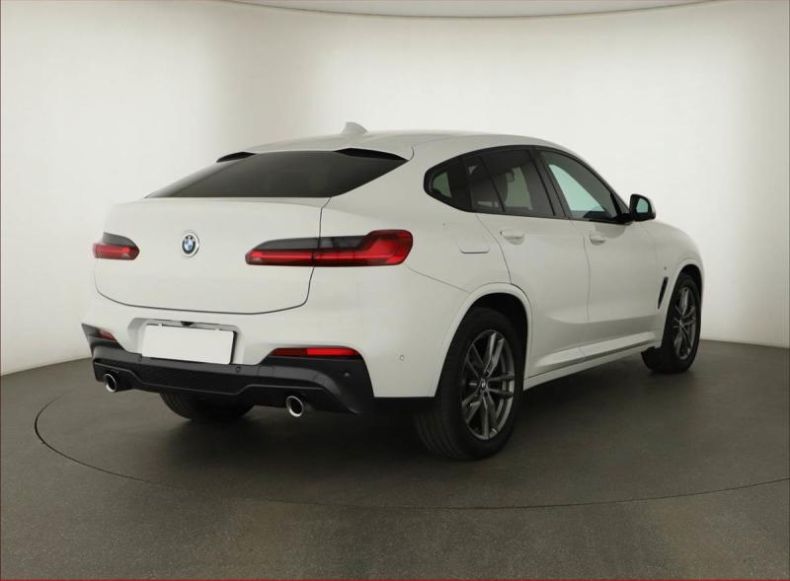 BMW X4 - hlavní fotka
