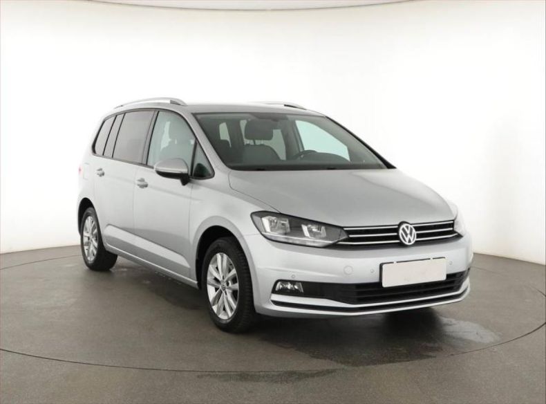Volkswagen Touran - hlavní foto
