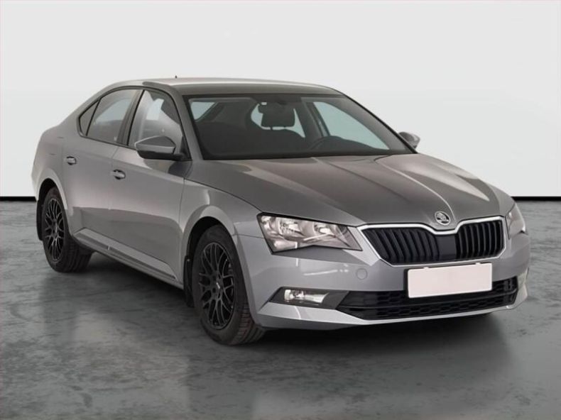 Škoda Superb - hlavní foto
