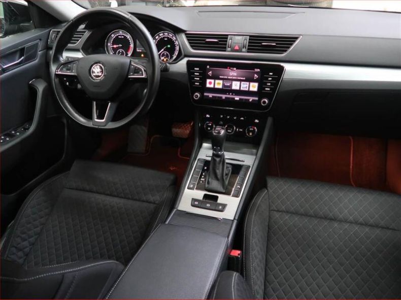 Škoda Superb - hlavní fotka