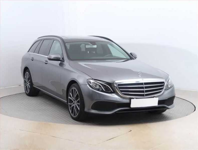 Mercedes Třída E - hlavní foto