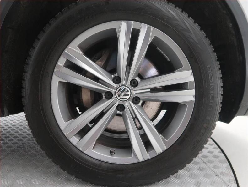 Volkswagen Touareg - hlavní fotka