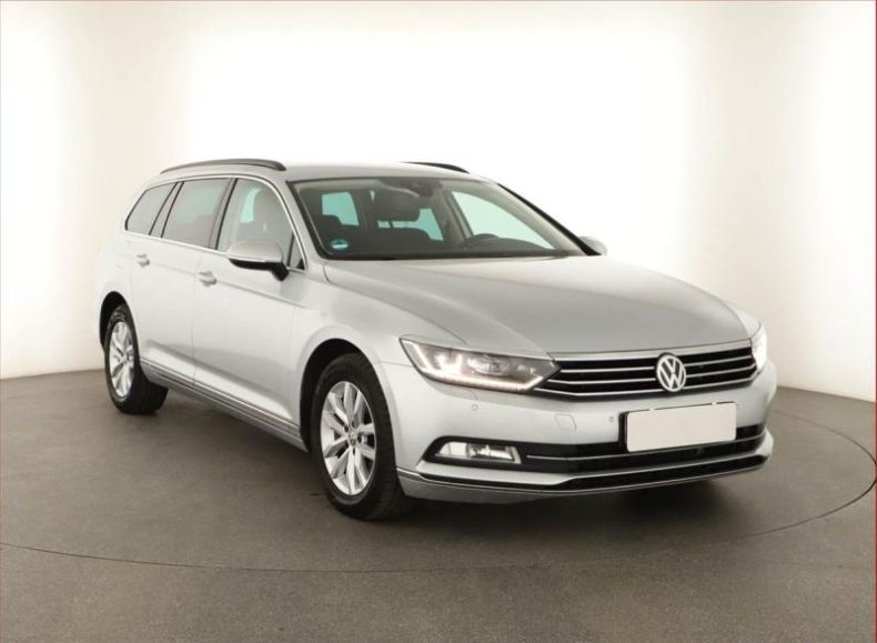 Volkswagen Passat - hlavní fotka inzerátu