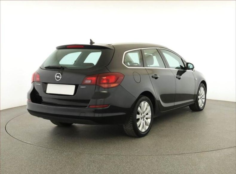 Opel Astra - hlavní fotka