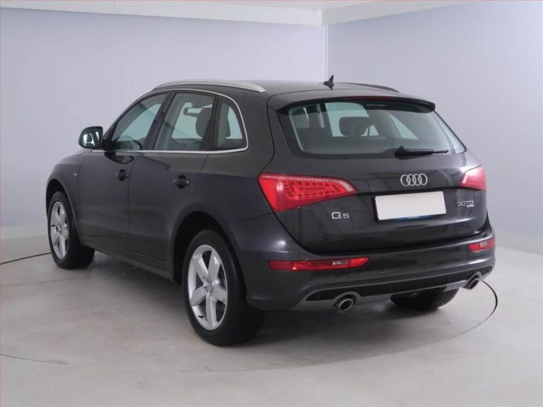 Audi Q5 - hlavní fotka