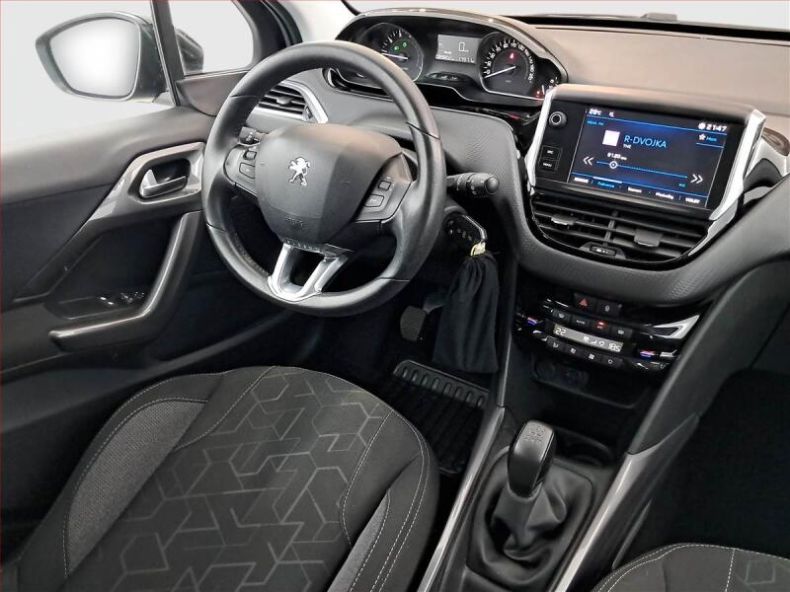 Peugeot 2008 - hlavní fotka