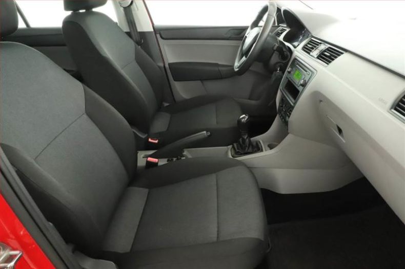 Škoda Rapid - hlavní fotka