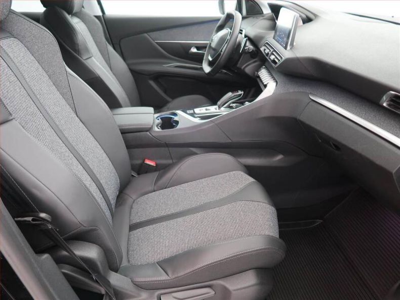 Peugeot 3008 - hlavní fotka