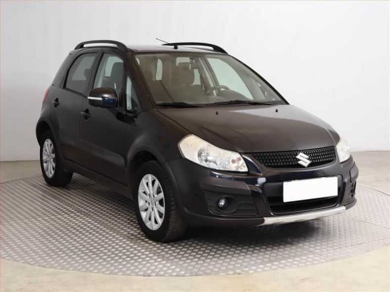 Suzuki SX4 - hlavní fotka