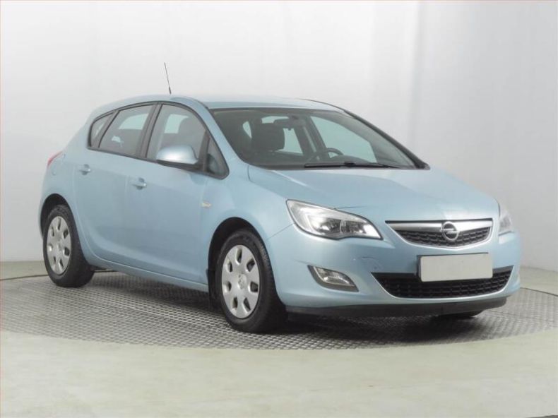 Opel Astra - hlavní foto