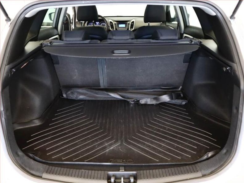 Hyundai i30 - hlavní fotka