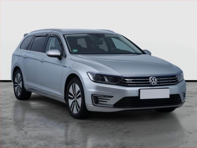 Volkswagen Passat - hlavní foto
