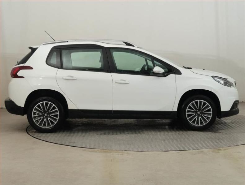 Peugeot 2008 - hlavní fotka