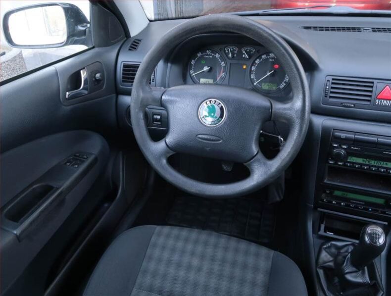 Škoda Octavia - hlavní fotka