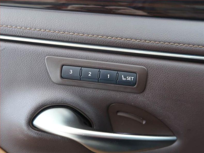 Lexus ES 330 - hlavní fotka