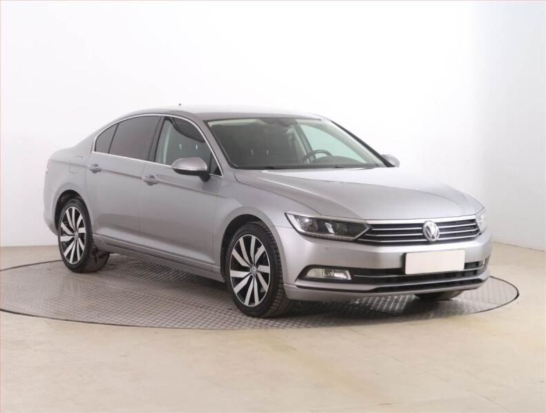 Volkswagen Passat - hlavní fotka inzerátu