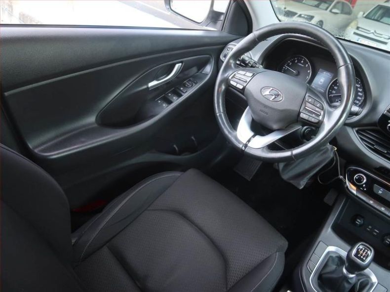 Hyundai i30 - hlavní fotka