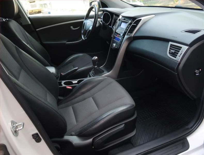 Hyundai i30 - hlavní fotka