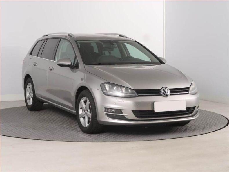Volkswagen Golf - hlavní foto