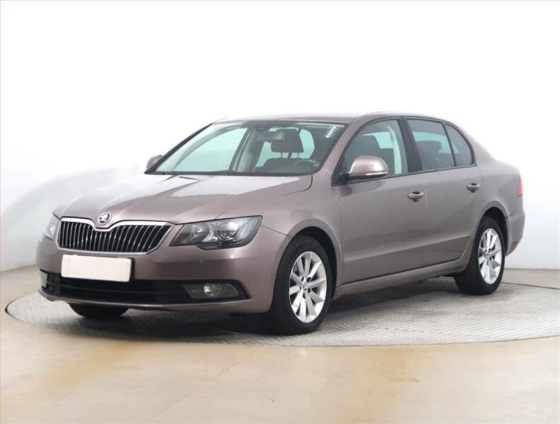 Škoda Superb - hlavní fotka