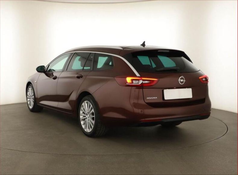 Opel Insignia - hlavní fotka