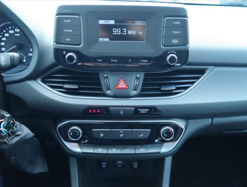 Hyundai i30 - hlavní fotka