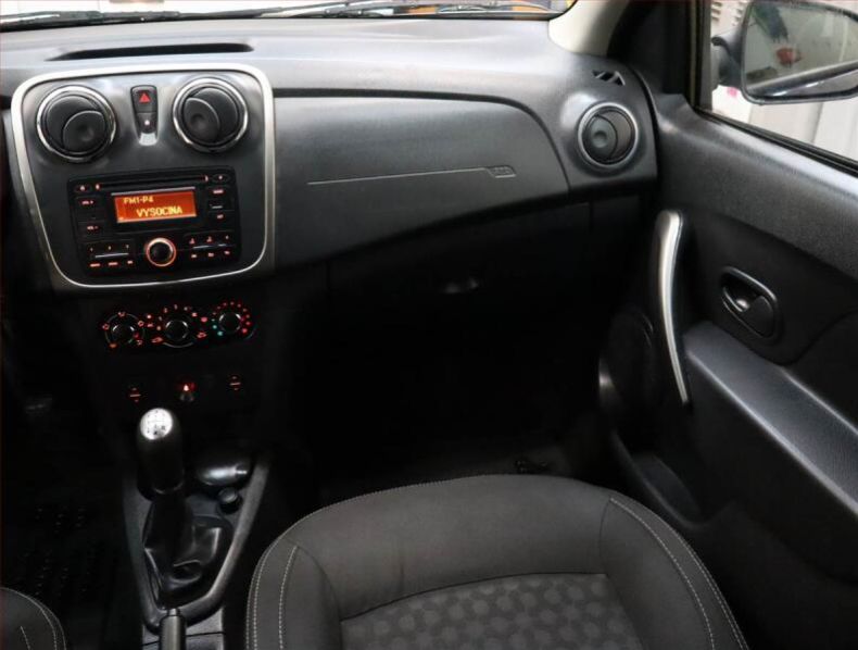 Dacia Logan - hlavní fotka