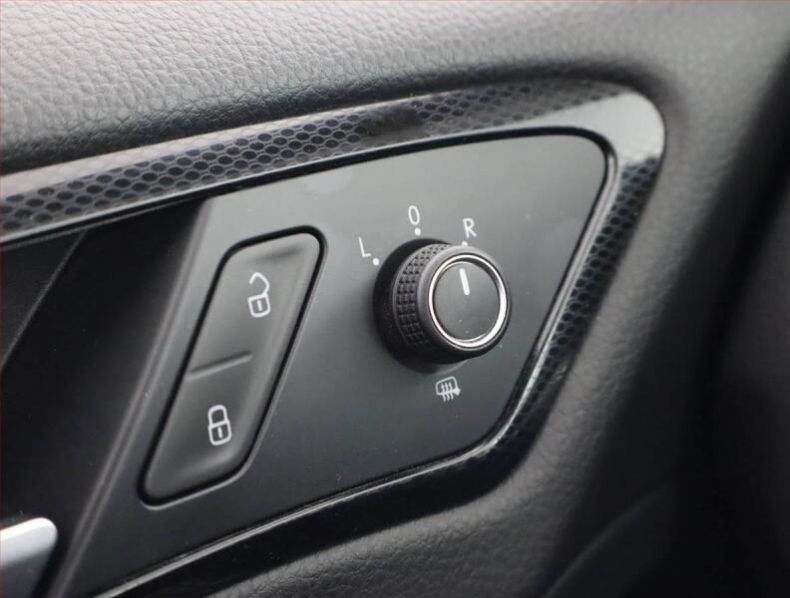 Volkswagen Golf - hlavní fotka