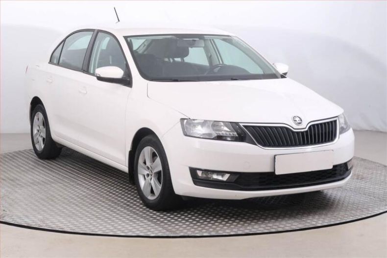 Škoda Rapid - hlavní foto
