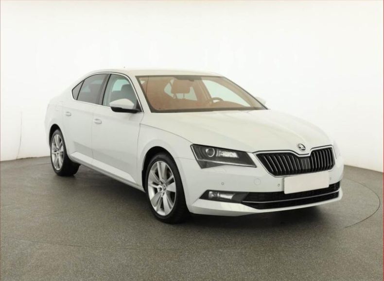 Škoda Superb - hlavní fotka