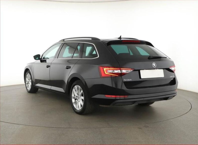Škoda Superb - hlavní fotka