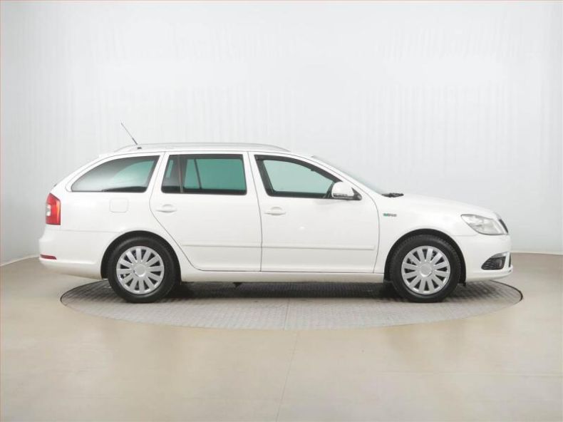 Škoda Octavia - hlavní fotka