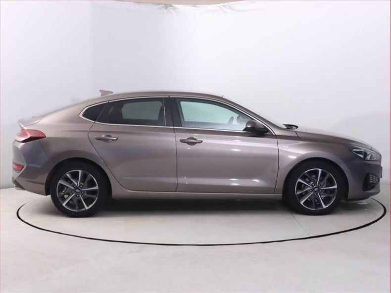 Hyundai i30 - hlavní fotka