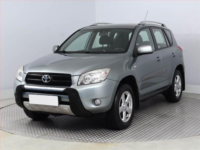 Toyota RAV 4 - hlavní fotka