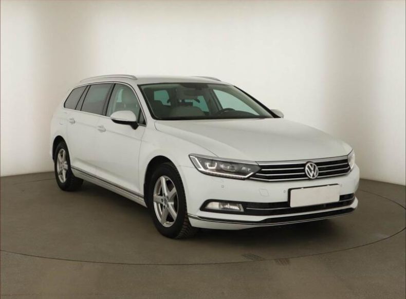 Volkswagen Passat - hlavní foto