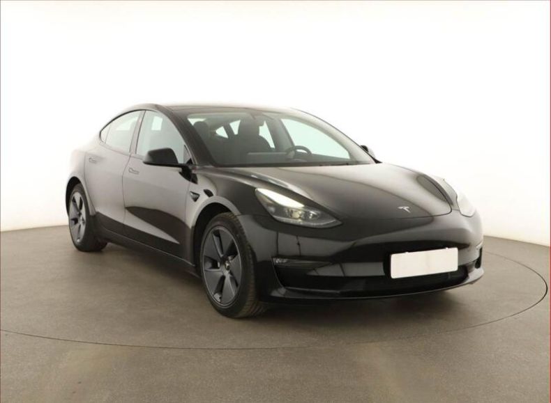Tesla Model 3 - hlavní fotka inzerátu