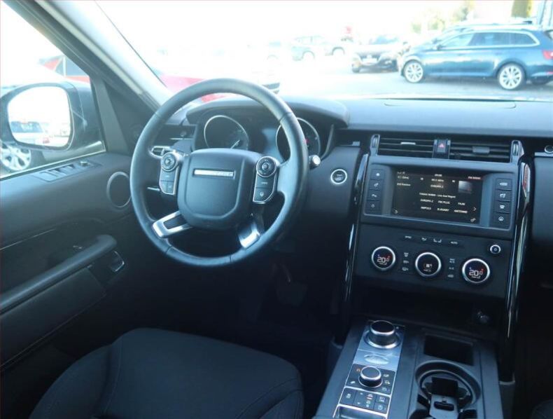 Land Rover Discovery - hlavní fotka