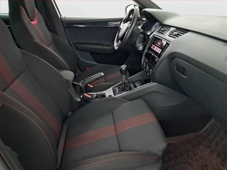 Škoda Octavia - hlavní fotka